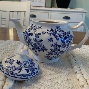 Johnson Brothers Devon Cottage Teapot